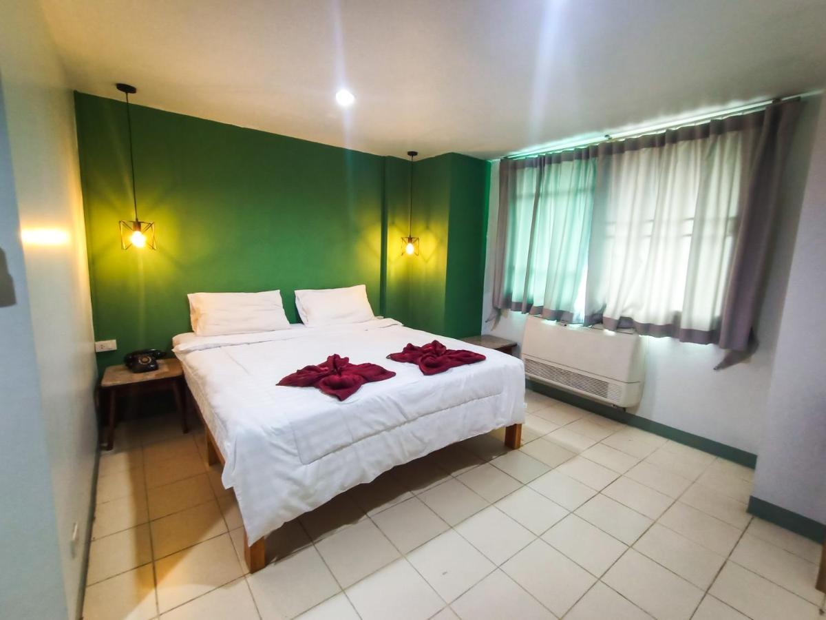 The Moon House Hotel Chiang Mai Buitenkant foto