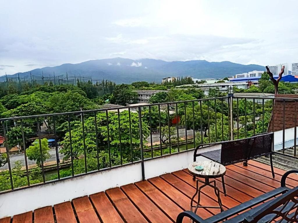 The Moon House Hotel Chiang Mai Buitenkant foto